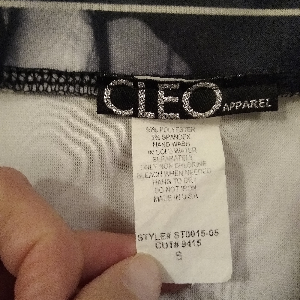 Cleo Apparel Photo Graph Pencil Skirt (Jr's) - Picture 6 of 6